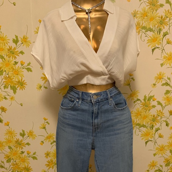 Elastic Waistband Cropped Shirt in White size M - Picture 10 of 10